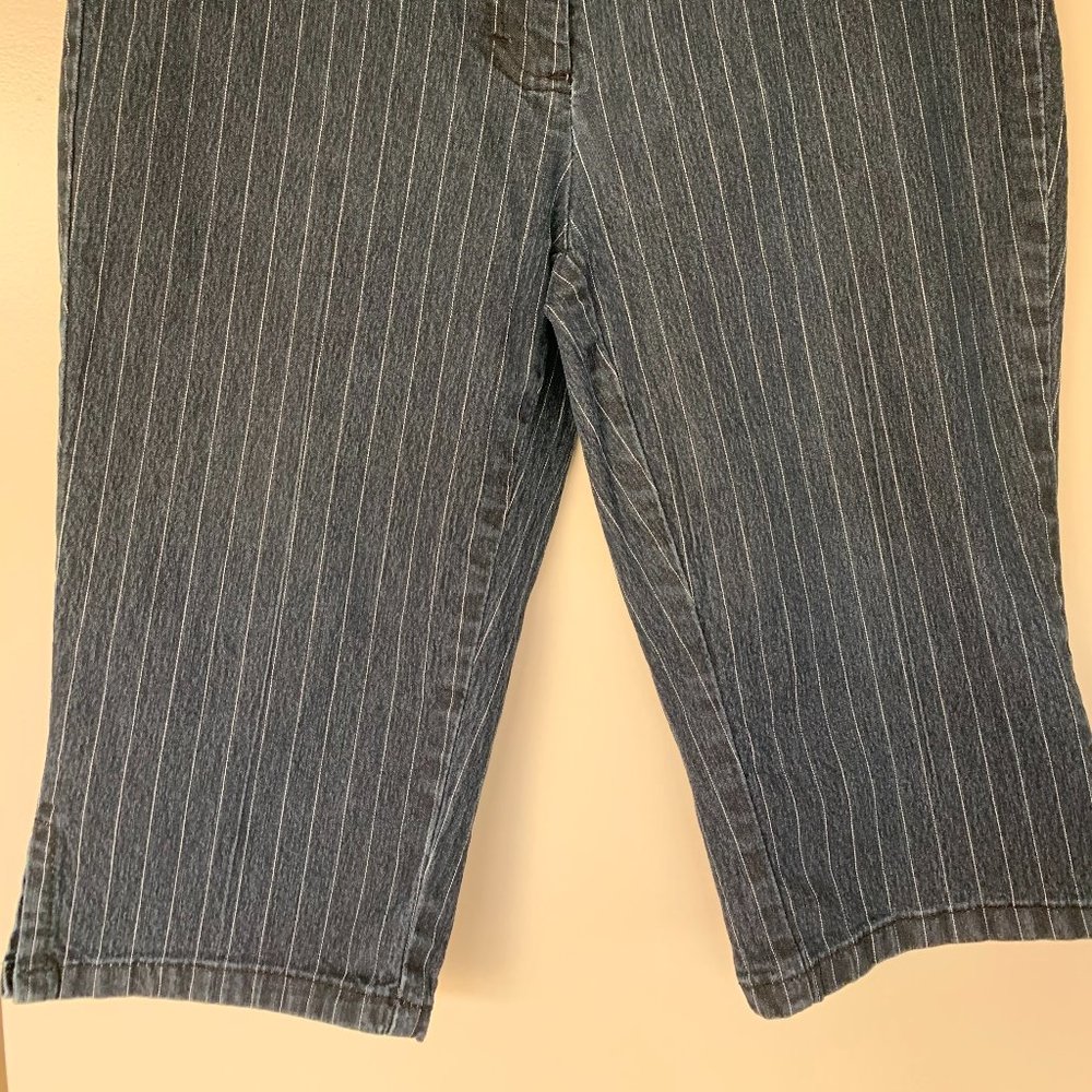 WOMAN SHORTS - Picture 2 of 2